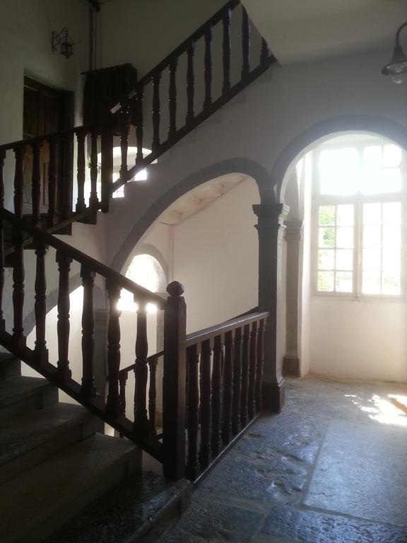 Gîte du château de Feschaux, Jura Villeneuve-sous-Pymont Exterior foto